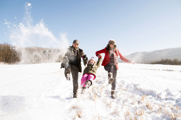 Familie im Schnee