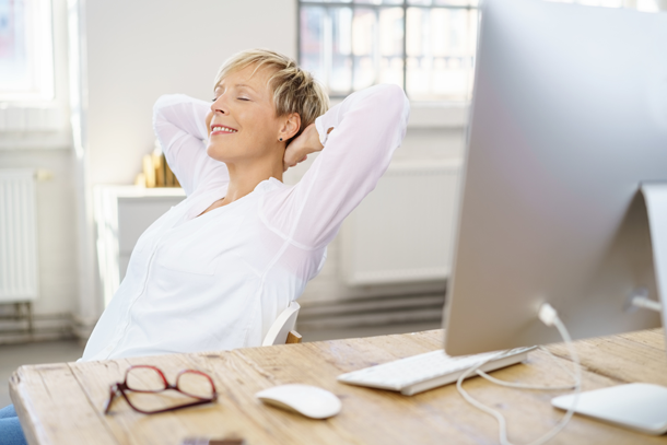 Frau im Büro