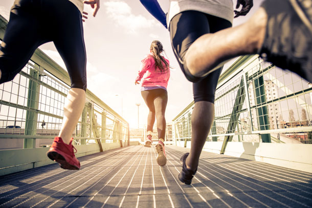 Jogger auf Brücke