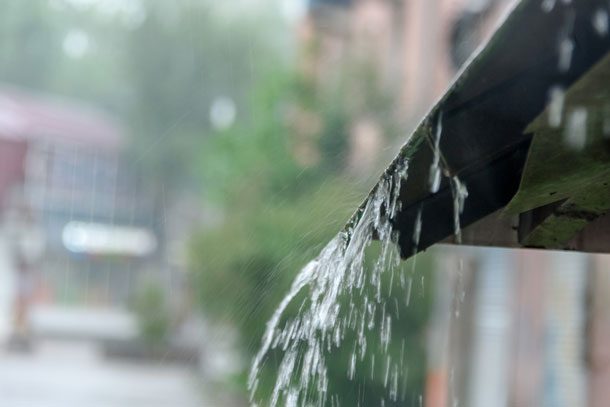 Anfallende Regenzeiten lassen sich dank professioneller Methoden auch in der Innenstadt genießen