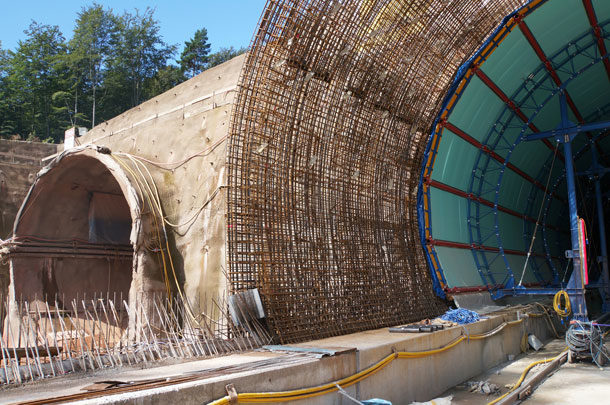 Baustelle beim Tunnelbau