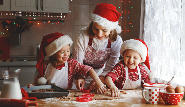 Weihnachtliches Backen in der Küche